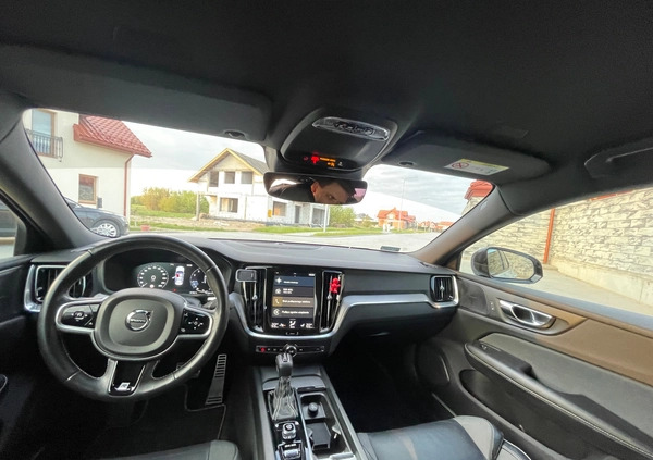 Volvo S60 cena 149999 przebieg: 106000, rok produkcji 2019 z Warszawa małe 106